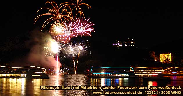 Mittelrhein-Lichter-Feuerwerk beim Schwimmenden Federweißenfest und Goldenen Weinherbst